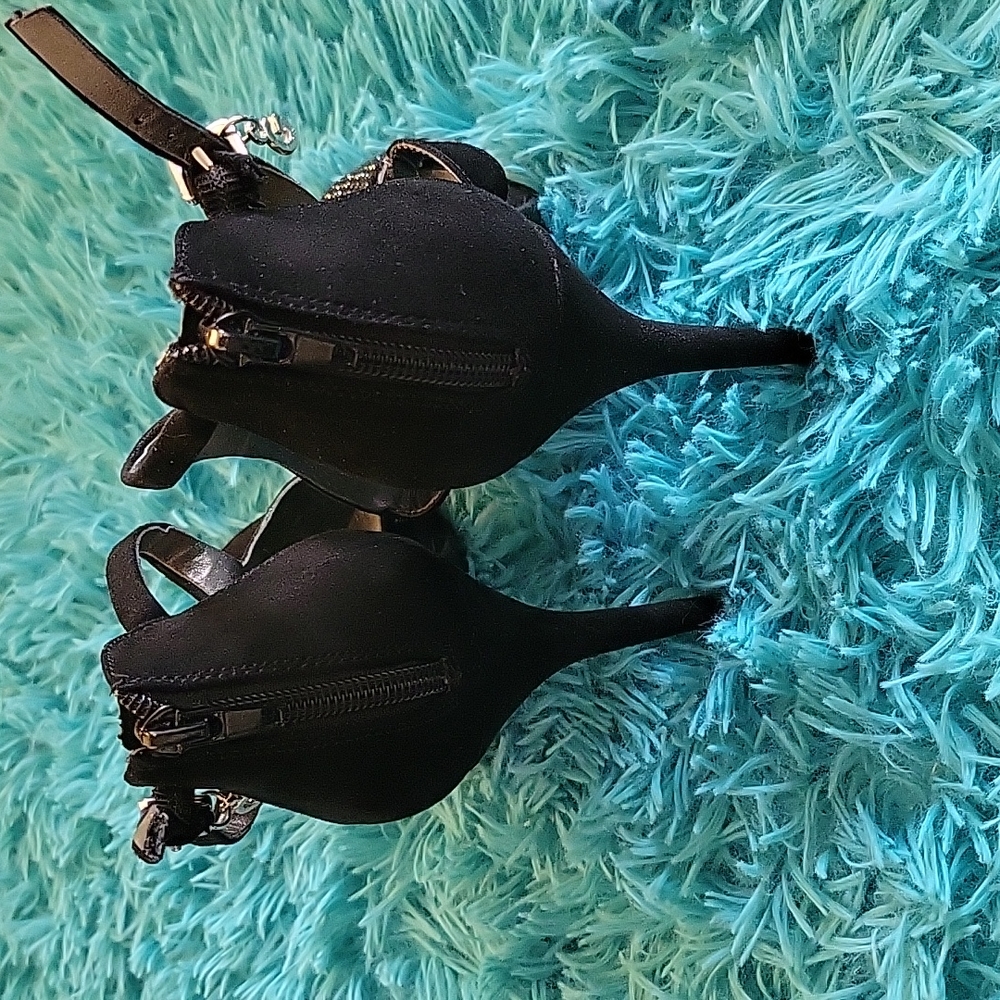 G by Guess Black Studded Stilettos Size 9.5 - Picture 4 of 8